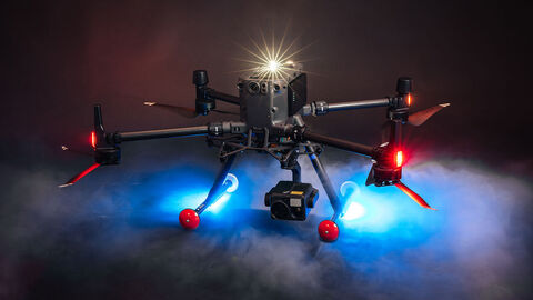 Eine Drohne der Polizeifliegerstaffel steht für den Einsatz bereit.